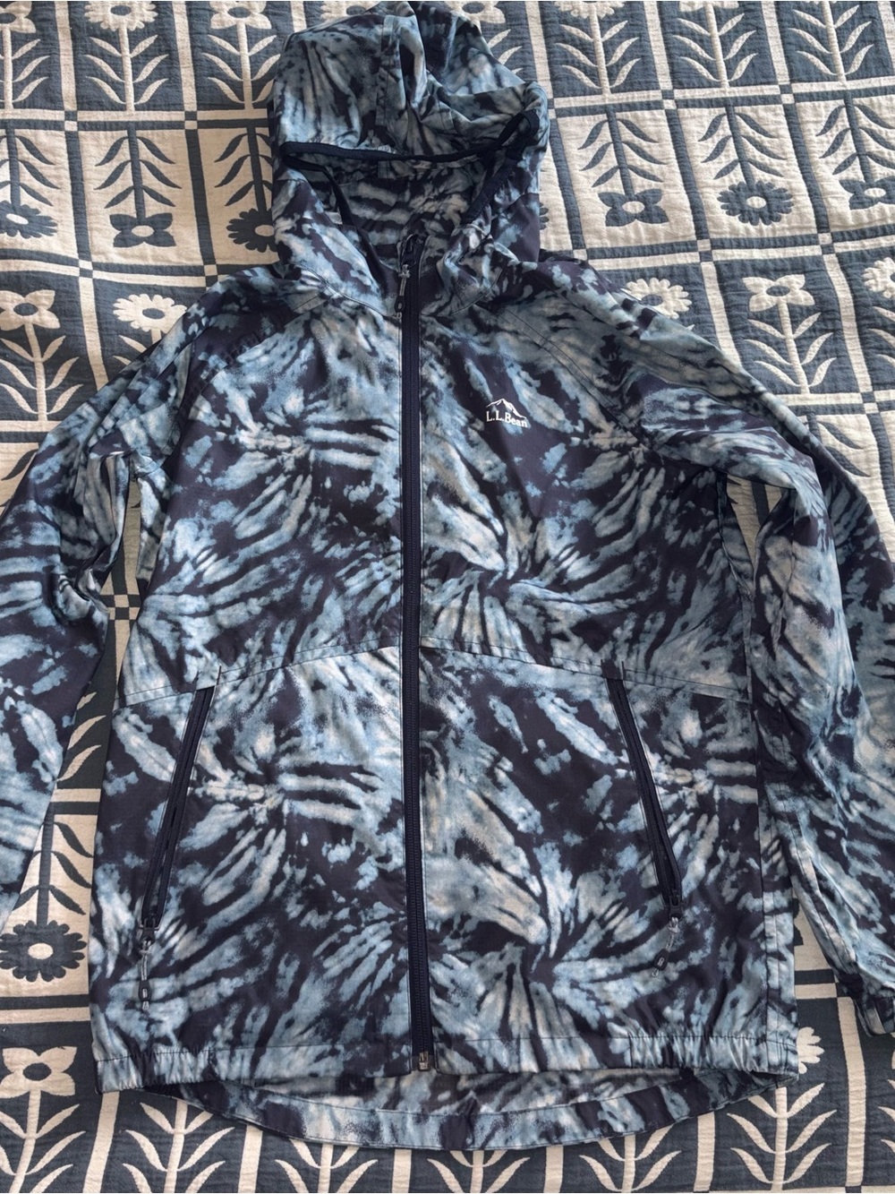 L. L. Bean Rain Jacket M 10/12